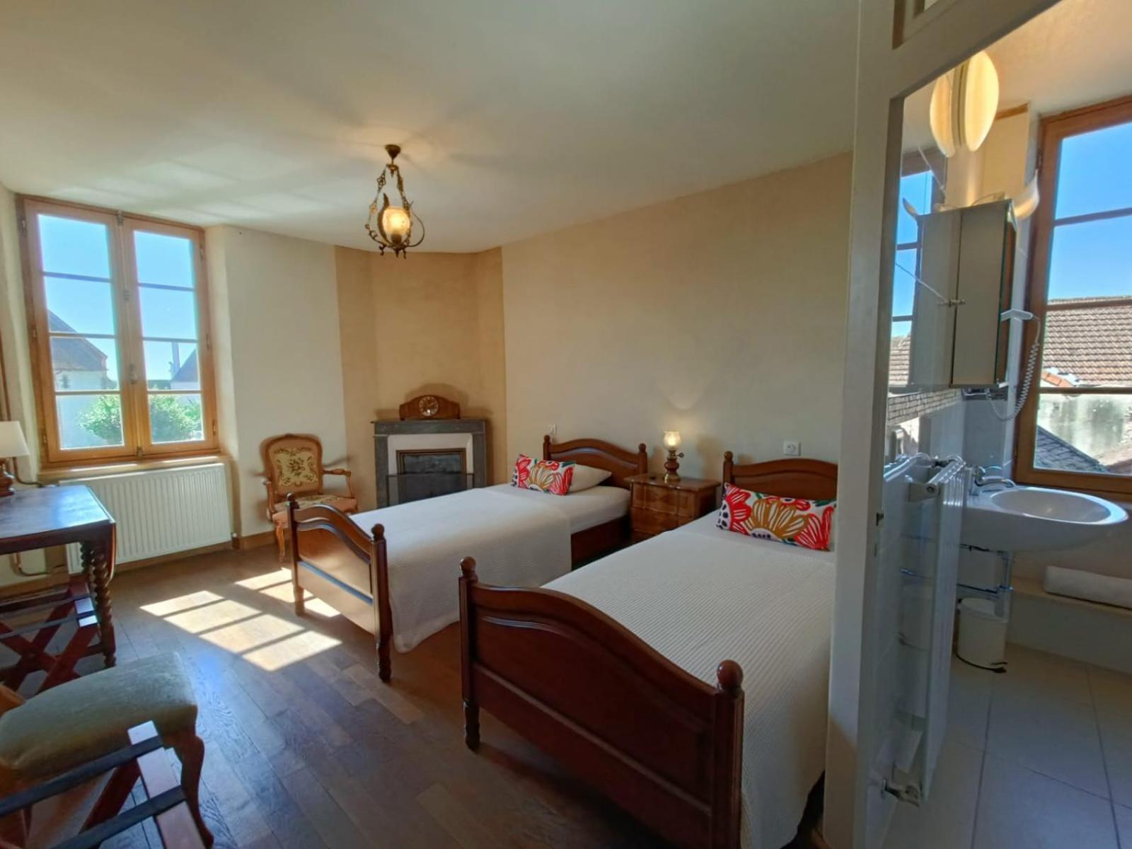 Chez Casimir Bed and Breakfast Cercy-la-Tour Exteriör bild